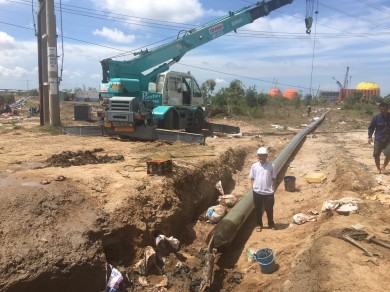 Hợp đồng khoan ngầm lắp đặt ống thép qua đường
